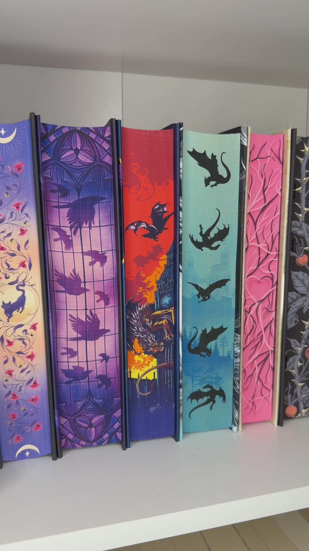 Bookshelf Peekout Sign - Manga